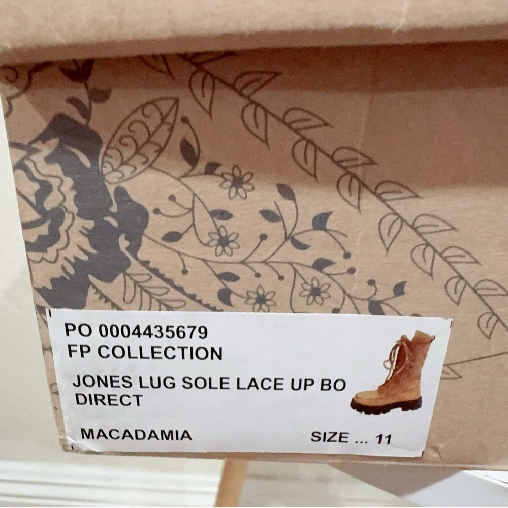 Free People Jones Lug Sole Lace Up Boots Tan Size 11 NIB - Picture 8 of 9